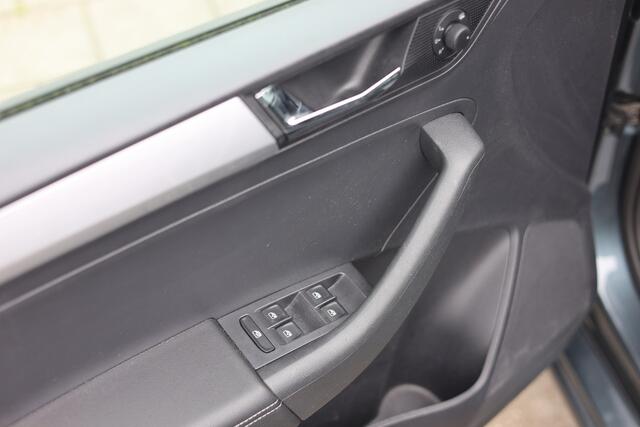 Skoda RAPID Spaceback 1.0 TSI GREENTECH DRIVE | NAVI | CARPLAY | CLIMA