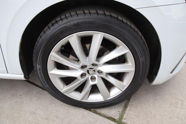 Skoda SCALA 1.0 TSI DSG Business Ed. Carplay, FULL LED, Stoelverw. Vol opties! Aanbieding!