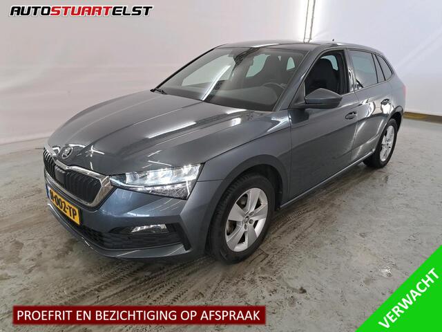 Skoda SCALA 1.5 TSI Sport Business Klapbare Trekhaak | Carplay | Donkere Hemel | Camera | Full Led | Cruise | Bots waarschuwing | NL-Auto | Volledig Onderh.