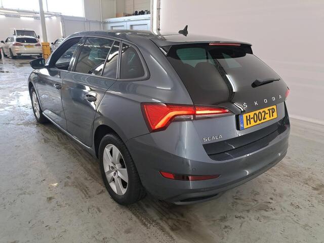 Skoda SCALA 1.5 TSI Sport Business Klapbare Trekhaak | Carplay | Donkere Hemel | Camera | Full Led | Cruise | Bots waarschuwing | NL-Auto | Volledig Onderh.