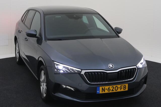 Skoda SCALA 1.0 TSI Sport Business / PANO/ PARK. SENSOREN/ LED/ SMARTLINK/ CLIMA/ GETINT GLAS/ 16" LMV