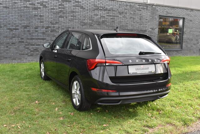Skoda SCALA 1.0 TSI Ambition Automaat Carplay Navigatie Front/lane assist Stoelverwarming Parkeer sensoren