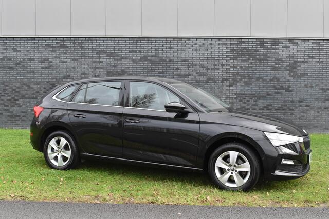 Skoda SCALA 1.0 TSI Ambition Automaat Carplay Navigatie Front/lane assist Stoelverwarming Parkeer sensoren