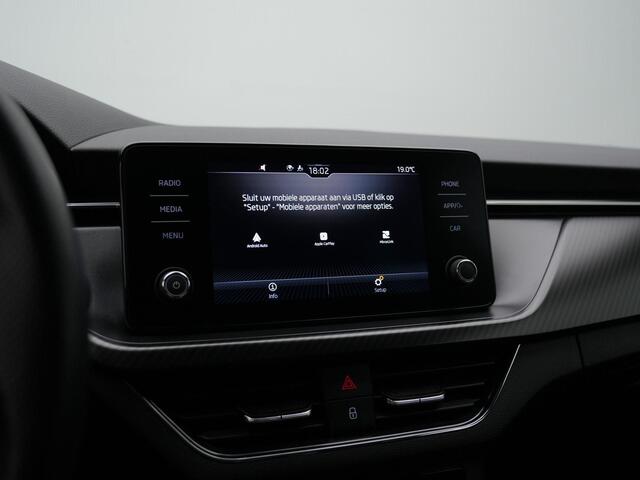 Skoda SCALA 1.5 TSI 150 pk DSG Monte Carlo | Panoramadak | Stuur-/stoelverwarming | Parkeersensoren voor/achter | Carplay