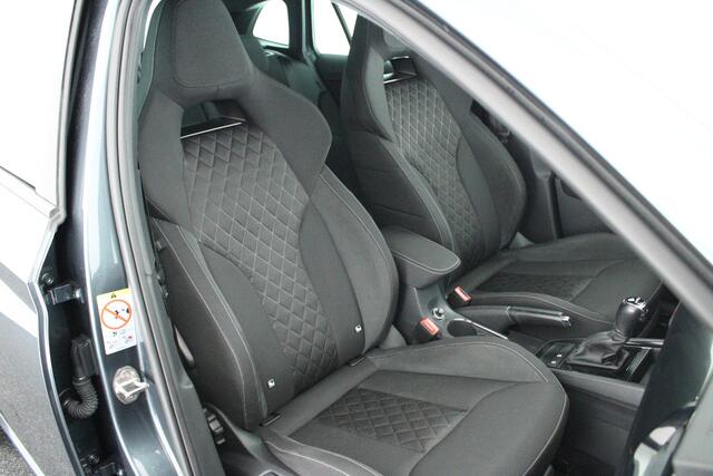 Skoda SCALA 1.5 TSI 150pk DSG Sport Business Camera Stoelverwarming Carplay