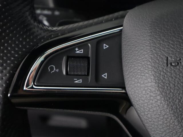 Skoda SCALA 1.0 TSI Sport Business Automaat | Panoramadak | Navigatie | Apple Carplay & AndroidAUTO | Camera