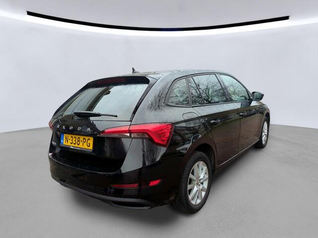 Skoda SCALA 1.0 TSI 110pk Online Edition / Smartlink+ / Parkeersensoren Achter / 16" LMV