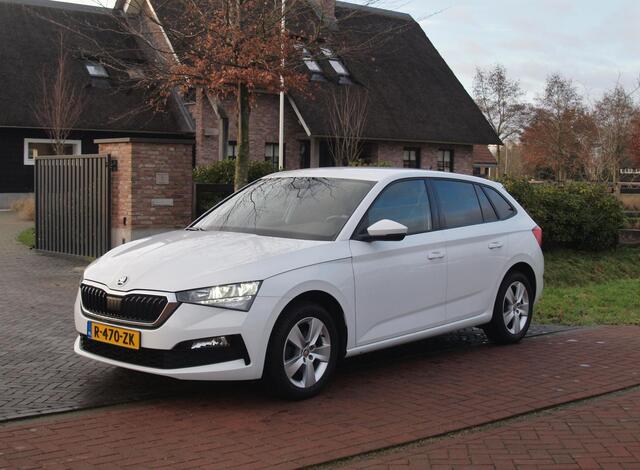 Skoda SCALA 1.0 TSI Sport Business | Apple Carplay | Trekhaak | Parkeensensoren | Sportstoelen | NL-Auto |