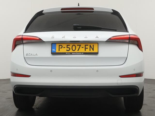 Skoda SCALA 1.0 TSI Ambition Automaat - Navigatie - Climate Control - Lichtmetalen velgen