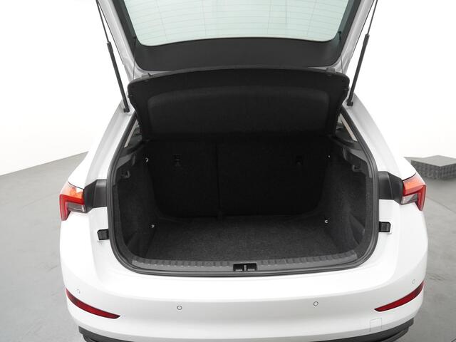 Skoda SCALA 1.0 TSI Ambition Automaat - Navigatie - Climate Control - Lichtmetalen velgen