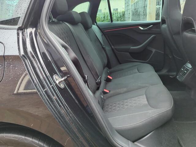 Skoda SCALA 1.0 TSI Sport Business / Pano / Climate controle / Parkeersensoren achter / Lichtmetaal 18 inch /