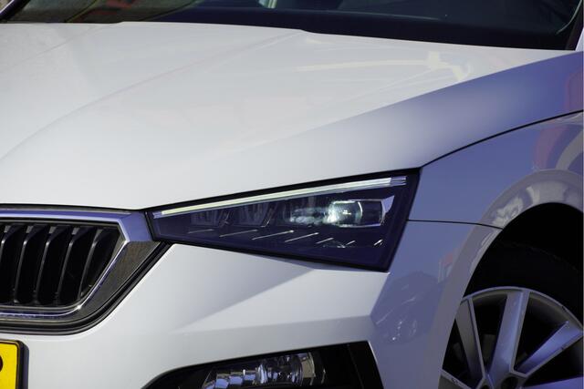 Skoda SCALA 1.0 TSI 5drs First Edition BJ2019 Lmv 17" | Led V+A | Pdc | App-Connect | Climate control | Cruise control | Alcantara/Stof bekleding | Extra getint glas