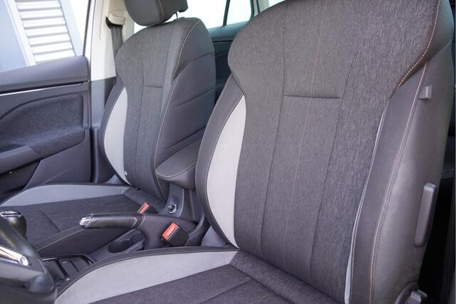 Skoda SCALA 1.0 TSI 5drs First Edition BJ2019 Lmv 17" | Led V+A | Pdc | App-Connect | Climate control | Cruise control | Alcantara/Stof bekleding | Extra getint glas