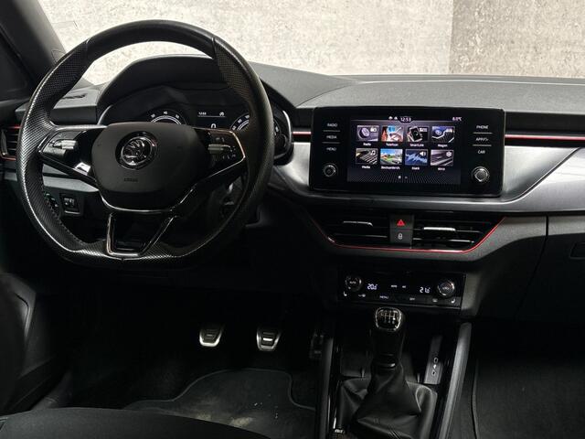 Skoda SCALA 1.0 TSI Sport (APPLE CARPLAY, KUIPSTOELEN, CLIMATE, STOELVERWARMING, SPORTSTOELEN, GETINT GLAS, PARKEERSENSOREN, LM VELGEN, NIEUWSTAAT)