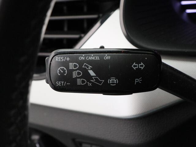 Skoda SCALA 1.0 TSi 115 Pk Ambition | Cruise Control | Airco | Navigatie | CarPlay | 17 Inch | 90.586 Km !!