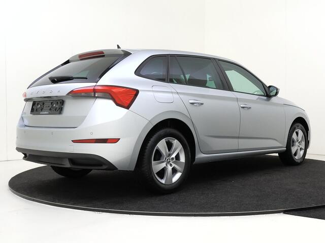 Skoda SCALA 1.0 TSI Ambition | CarPlay | Airco | Cruise control | Lane- en frontassist | Bluetooth | Parkeersensoren achter |