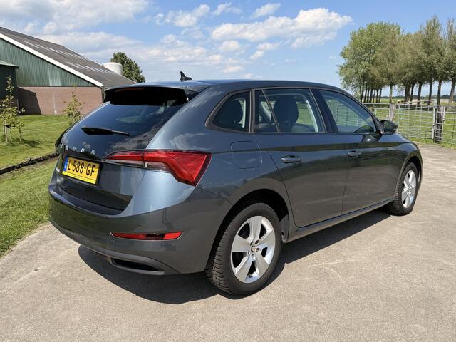 Skoda SCALA 1.0 TSI Ambition | CARPLAY | CLIMATE CONTROL | LM. VELGEN | P-HULP ACHTER | CRUISE CONTROL |