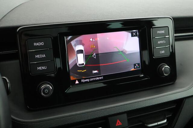 Skoda SCALA 1.0 TSI 110pk H6 Sport Business Panoramadak Camera Stoelverwarming LED Carplay