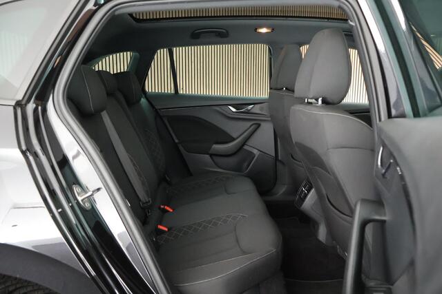 Skoda SCALA 1.0 TSI 110pk H6 Sport Business Panoramadak Camera Stoelverwarming LED Carplay