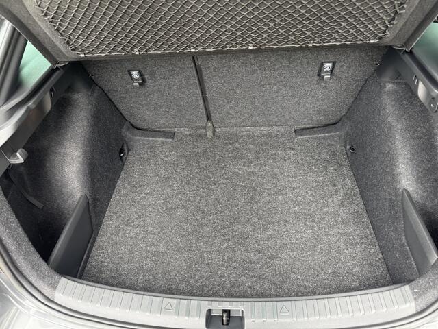 Skoda SCALA 1.0 TSI DSG Monte Carlo | Panoramadak | Stuur+Stoelverwarming | Achteruitrijcamera | Sportstoelen|