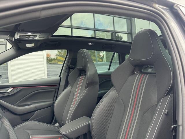 Skoda SCALA 1.0 TSI DSG Monte Carlo | Panoramadak | Stuur+Stoelverwarming | Achteruitrijcamera | Sportstoelen|