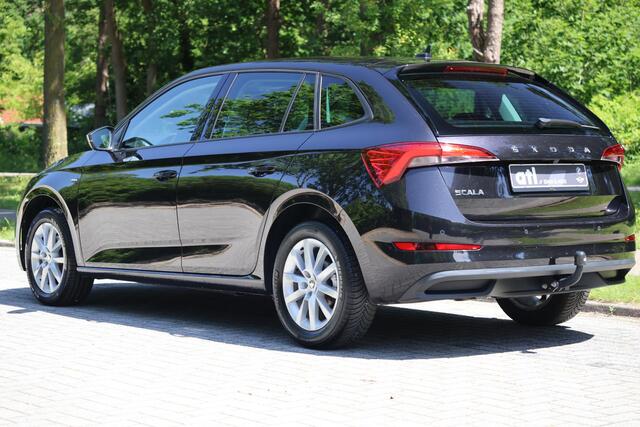 Skoda SCALA 1.0 TSI Clever Trekhaak l Stoelverwarmiing l Achteruitrijcamera l PDC l Navigatie l Cruise Control l Navigatie l Apple Car Play l LED l eCall etc.