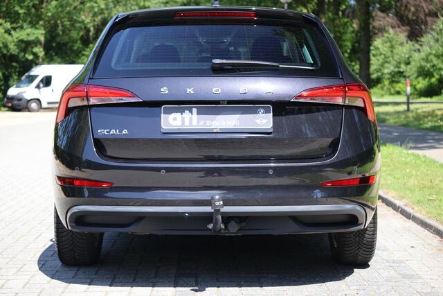 Skoda SCALA 1.0 TSI Clever Trekhaak l Stoelverwarmiing l Achteruitrijcamera l PDC l Navigatie l Cruise Control l Navigatie l Apple Car Play l LED l eCall etc.