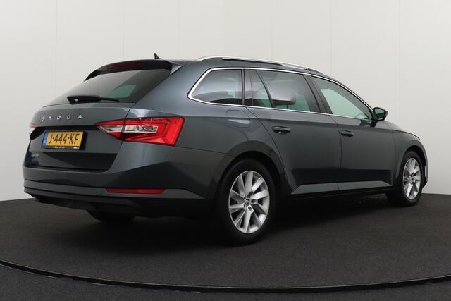 Skoda SUPERB Combi 1.4 TSI iV Business+ Pano-dak Memory Camera Dodehoek