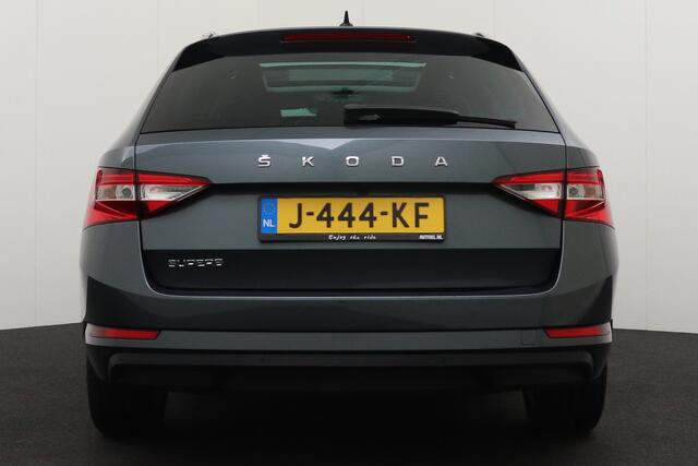 Skoda SUPERB Combi 1.4 TSI iV Business+ Pano-dak Memory Camera Dodehoek