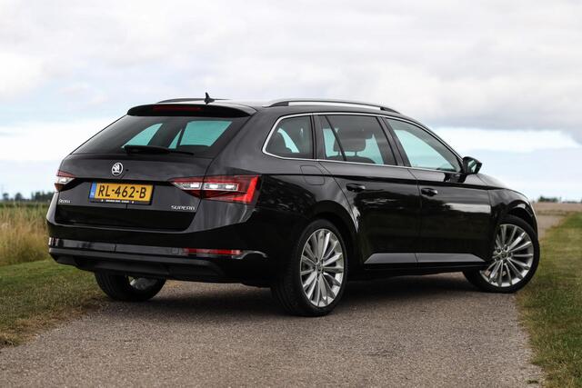 Skoda SUPERB Combi 1.4 TSI 150 PK Aut7 Business ? Bi-Xenon ? 19 Inch ? Trekhaak
