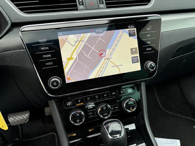 Skoda SUPERB Combi 1.4 TSI ACT Style AUTOMAAT / PANORAMADAK / TREKHAAK / STOELVERW / XENON / NAVI / CARPLAY / DAB+ / NL-AUTO