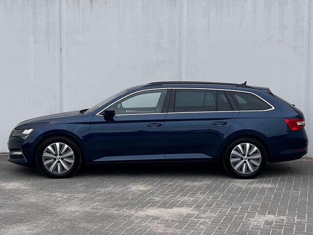 Skoda SUPERB Combi 1.4 TSI iV PHEV Business Edition Plus / Dealer onderhouden / 1.600 kg trekgewicht / EAER bereik 62 km / Digitaal dashboard / Stuur-, stoel- en voorruitverwarming / Adaptive CC / Dode hoek detectie /