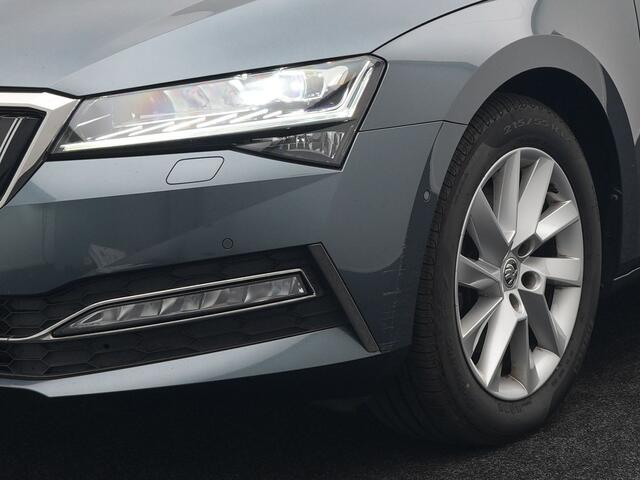 Skoda SUPERB Combi 1.4 TSI iV Business Edition Plus Plug In Hybrid 218pk Dealer O.H PHEV | Adaptive Cruise | 360 Camera | Lederen Sportstoelen Memory & Ventilatie | Keyless | Apple Carplay | Stuurverwarming | Navigatie | Virtual | DAB