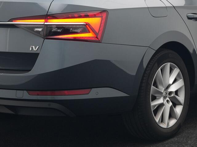 Skoda SUPERB Combi 1.4 TSI iV Business Edition Plus Plug In Hybrid 218pk Dealer O.H PHEV | Adaptive Cruise | 360 Camera | Lederen Sportstoelen Memory & Ventilatie | Keyless | Apple Carplay | Stuurverwarming | Navigatie | Virtual | DAB
