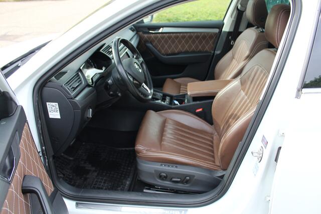 Skoda SUPERB Combi 1.8 TSI 235PK E6 DSG7 Style Business ? vol opties ? Panorama dak ? Dealer onderhouden