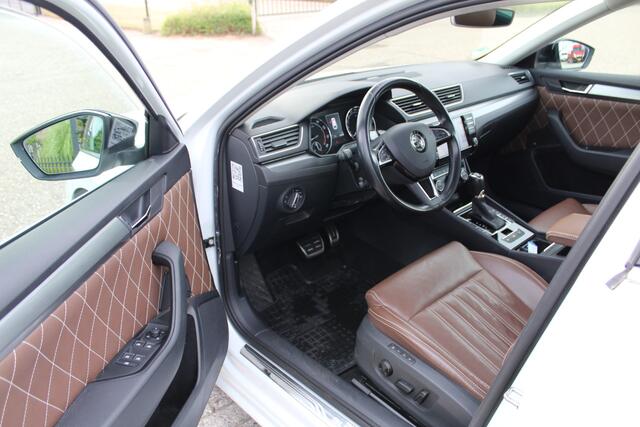 Skoda SUPERB Combi 1.8 TSI 235PK E6 DSG7 Style Business ? vol opties ? Panorama dak ? Dealer onderhouden
