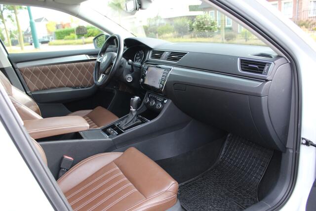 Skoda SUPERB Combi 1.8 TSI 235PK E6 DSG7 Style Business ? vol opties ? Panorama dak ? Dealer onderhouden