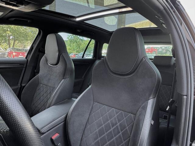 Skoda SUPERB Combi 1.4 TSI iV Sportline Business Pano Matrix Canton 19-Inch Trekh Keyless Elektr. stoelen VOL!