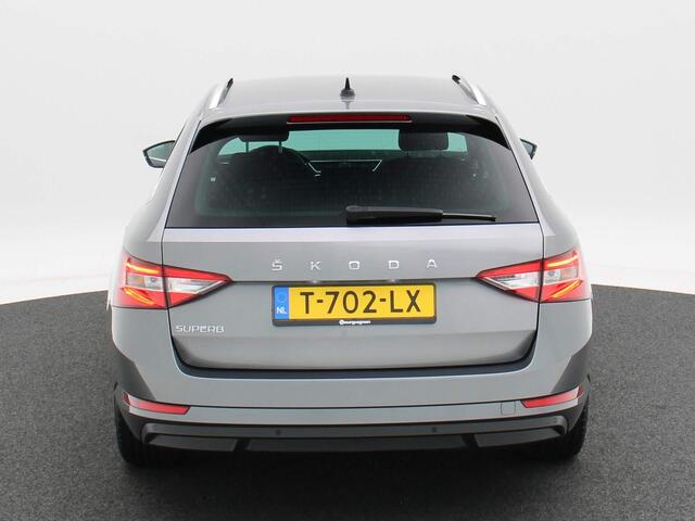 Skoda SUPERB Combi 1.5 TSi 150 Pk Automaat Business Edition | Cruise | Parkeersensoren | Carplay | ECC | DAB | Navi | 16 Inch | 14.234 Km!!