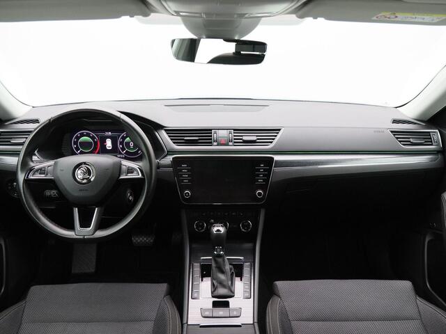 Skoda SUPERB Combi 1.5 TSi 150 Pk Automaat Business Edition | Navigatie | 17 Inch | Adaptive Cruise | Stoelverwarming | 109.476 Km!!