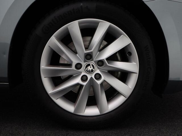 Skoda SUPERB Combi 1.5 TSi 150 Pk Automaat Business Edition | Navigatie | 17 Inch | Adaptive Cruise | Stoelverwarming | 109.476 Km!!