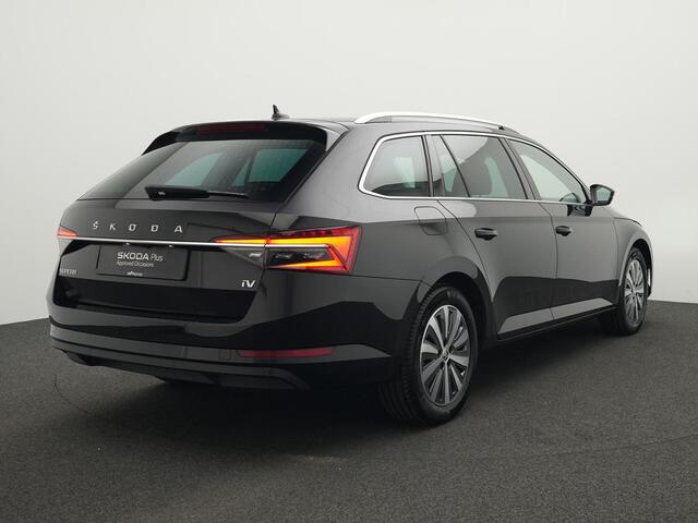 Skoda SUPERB Combi 1.4 TSI iV 218 pk DSG Business Edition Plus | Geheugenstoel | Matrix LED | Stoel-/achterbankverwarming | Achteruitrijcamera | Navigatie