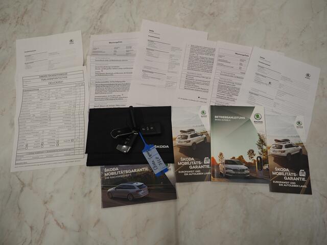 Skoda SUPERB Combi 1.4 TSI iV Laurin & Klement | Panoramadak | Massage | Canton | Camera | Keyless | Adaptive Cruise