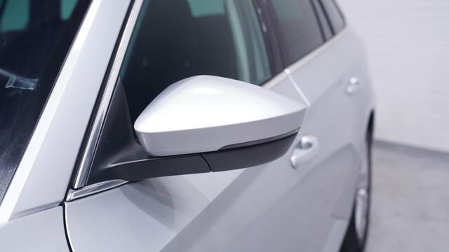 Skoda SUPERB Combi 1.4 TSI iV Style Navi Leder/alcantara Camera Stoel- en voorruitverwarming Apple Carplay Clima