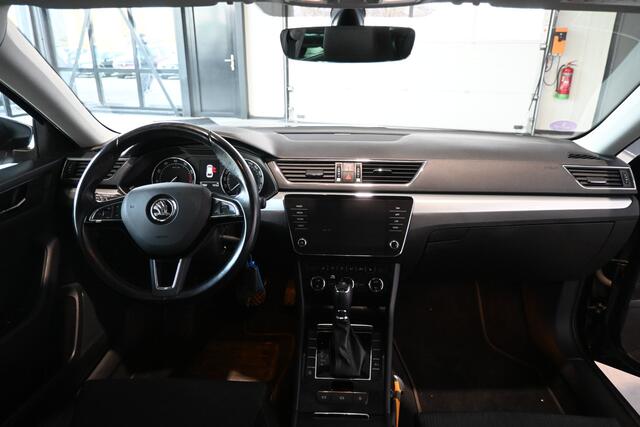Skoda SUPERB Combi 1.4 TSI ACT Ambition Business Automaat Navigatie Stoelverwarming LED Inruil Mogelijk!