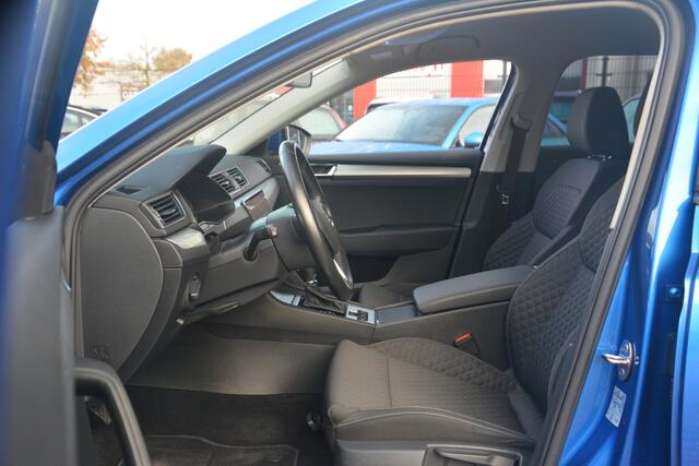 Skoda SUPERB Combi 1.5 TSI ACT Business Edition | Carplay | Clima | Stoelverwarming | PDC V+A | Cruise-control |