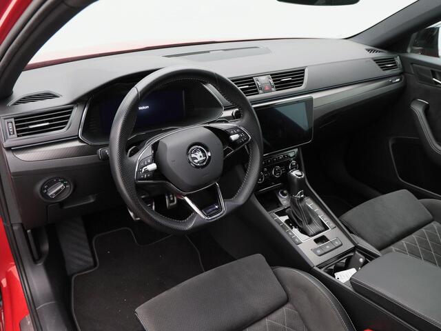Skoda SUPERB Combi 1.5 TSi 150 Pk Automaat Sportline Business | Panoramadak | Trekhaak | Virtual Cockpit | Adaptive Cruise | Camera | LED | 19 Inch | 53.466 Km!
