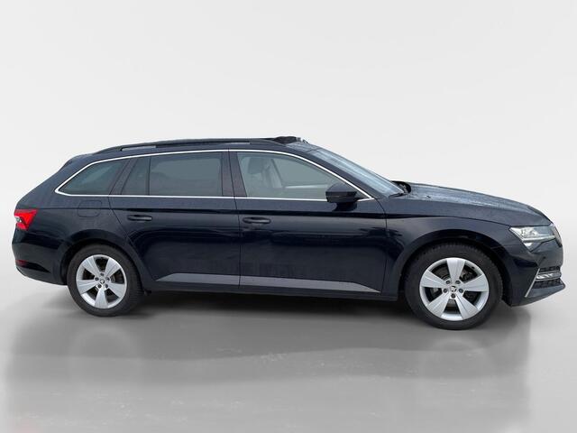 Skoda SUPERB Combi 1.4 TSI iV Business Edition Plus | Schuif-Kantel Dak | Stoel/Stuur Verwarming | Navigatie | Parkeersensoren | Apple Carplay/Android Auto | Stand Kachel