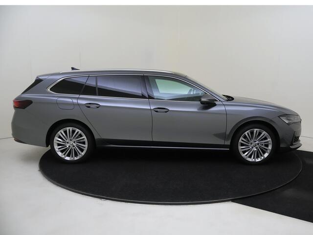 Skoda SUPERB Combi 1.5 TSI MHEV First Edition | 360 camera | Parkeerassistent | Stoelverwarming voor en achter | Keyless | Navigatie | LED matrix verlichting | 3-zone airco | Massagefunctie voorstoelen |