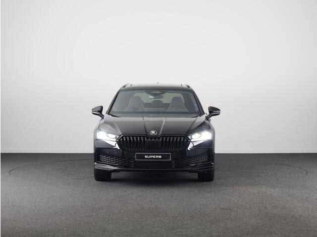 Skoda SUPERB combi Sportline Business PHEV 1.5 TSI 204 pk 6 versn. DSG | Travel assist plus | Panoramadak | Canton | 19 inch lichtmetalen velgen